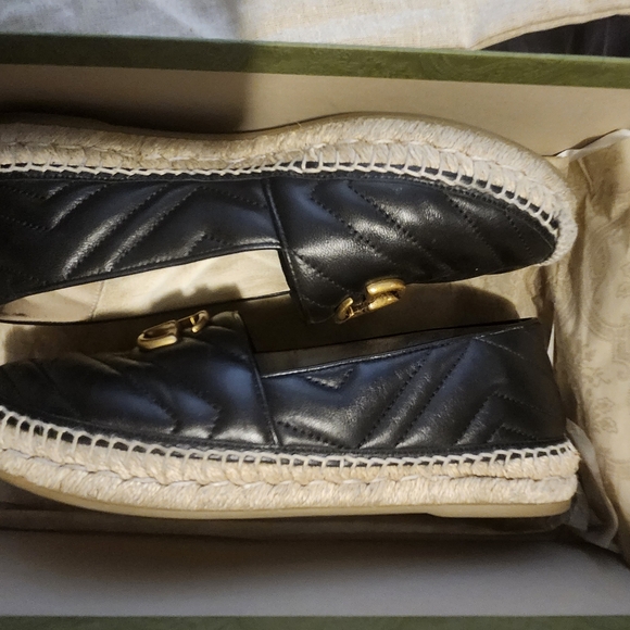 *Price Drop* Gucci Leather espadrille with Double G  - Picture 2 of 4